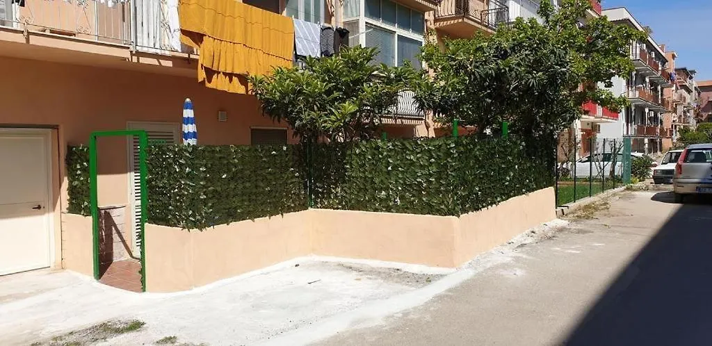 Appartameti Green House & Orange House Finale 0*,